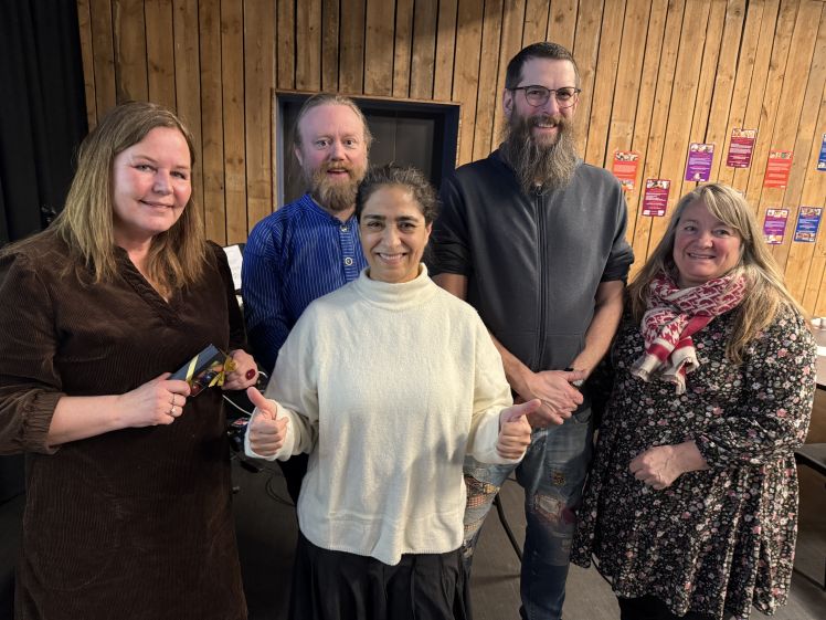 Gruppebilde av fem personer