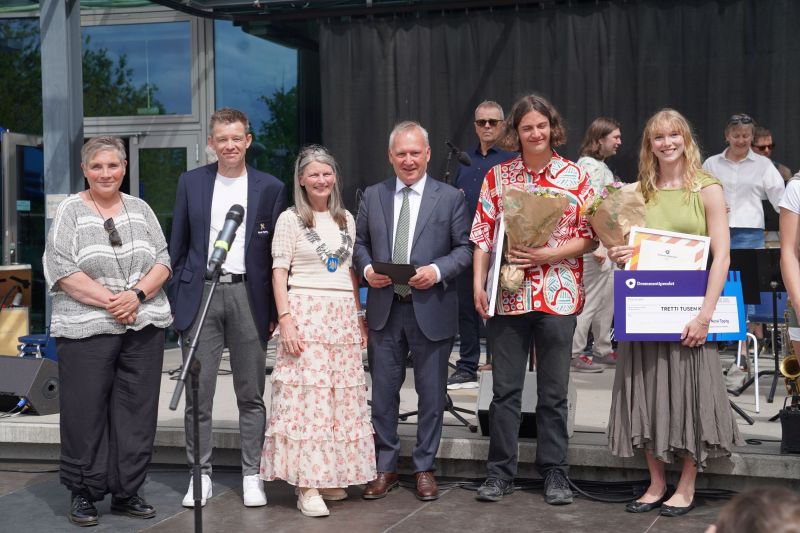 Asker kommune delte ut Drømmestipendet til to lokale talenter: Jonas Thrana Jensen og Martine Rubin Wollan. Foto: Astrid Urdal